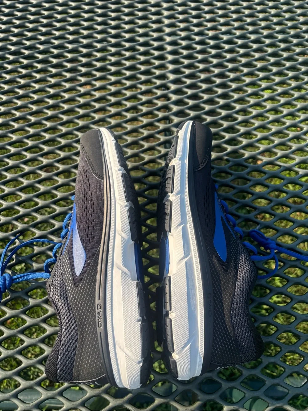 Brooks Men's Black and Blue Running Sneakers